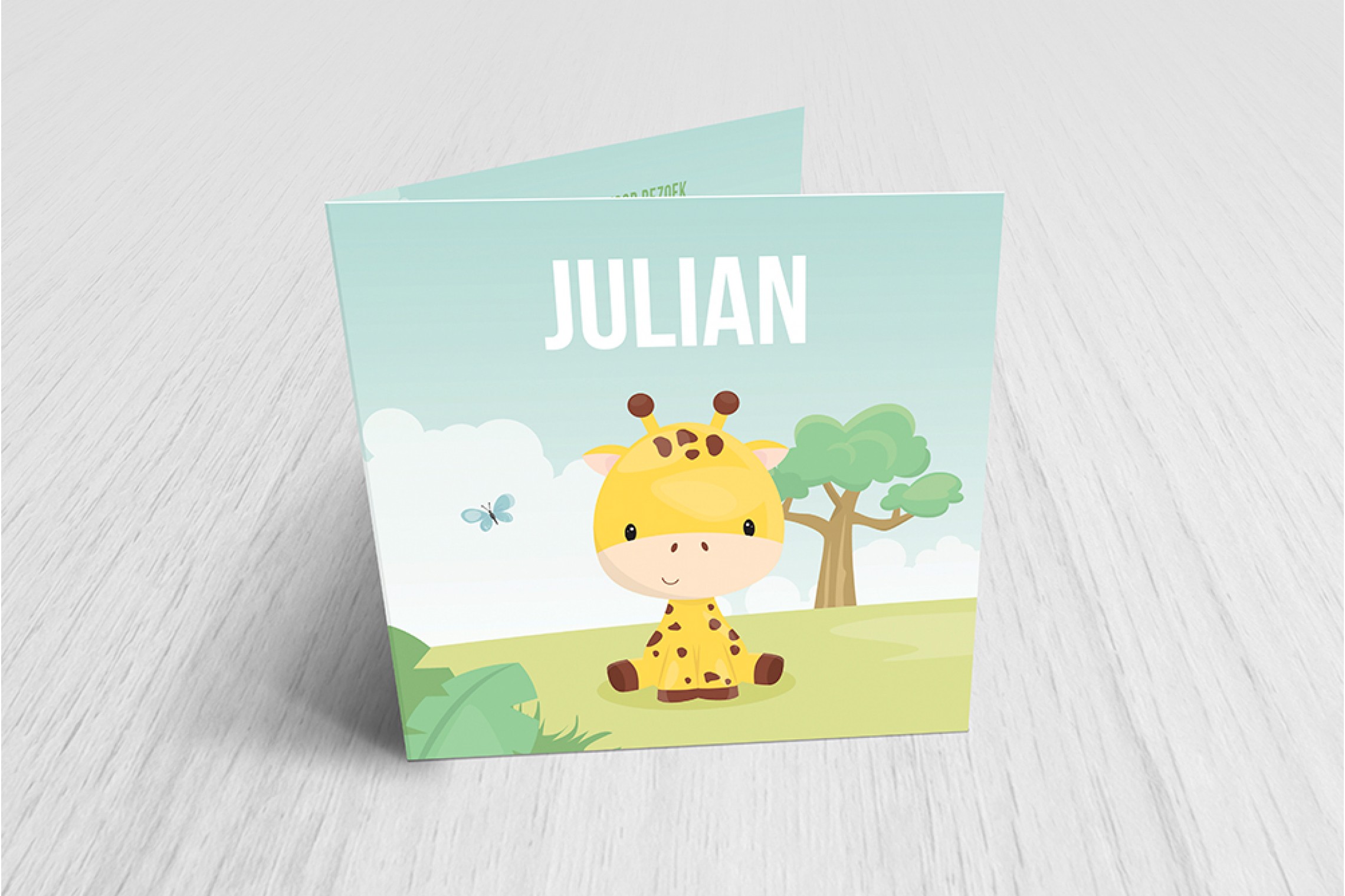 Girafje met vlinder